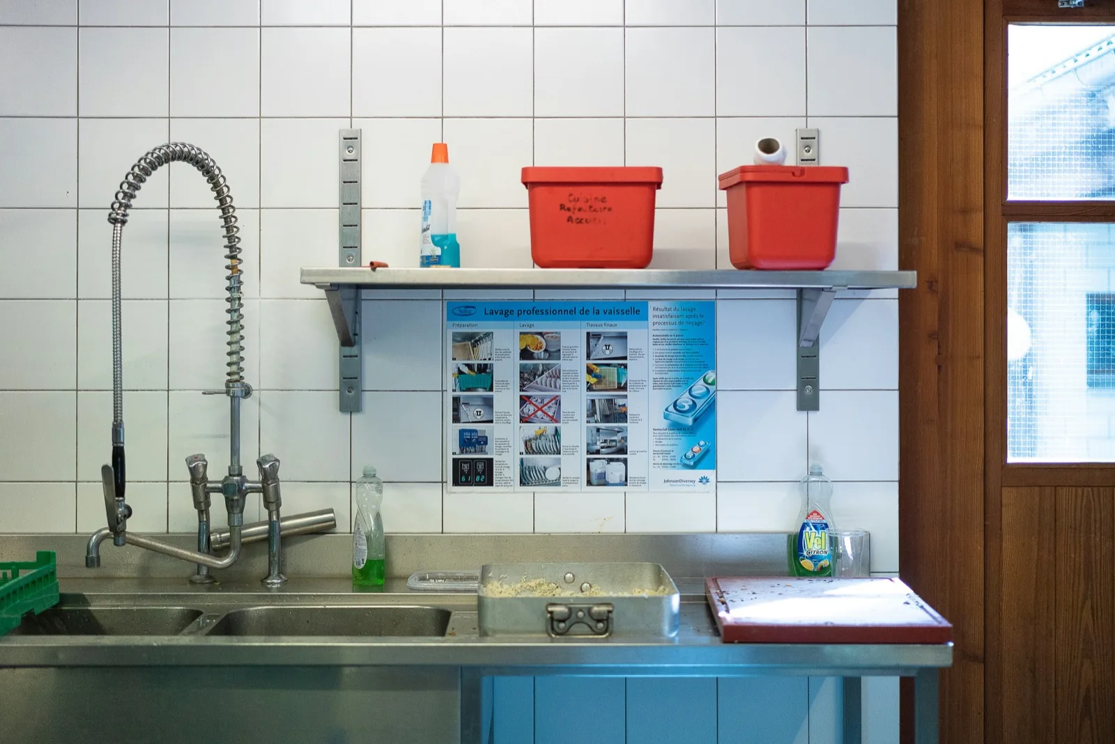 Commercial kitchen pest control