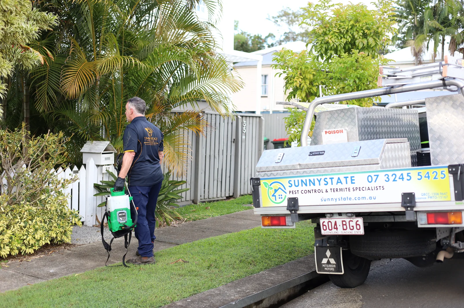 Sunnystate technician arriving at a Brisbane home